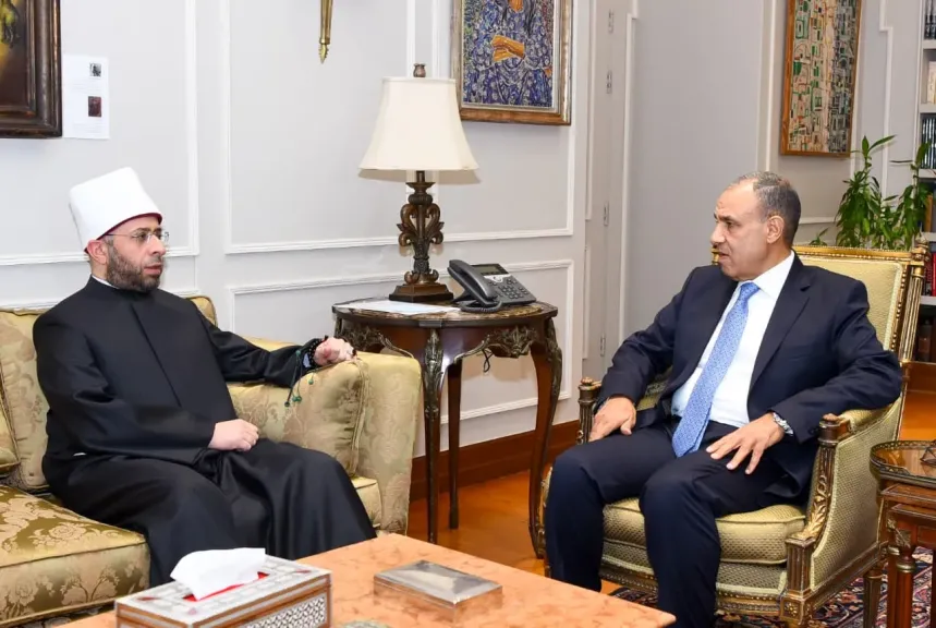 وزيرا الخارجية والأوقاف يبحثان إيفاد أئمة مصر للخارج لنشر الثقافة الإسلامية المستنيرة