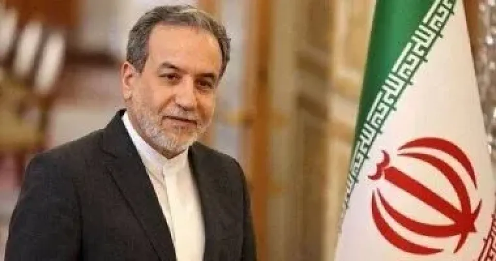 رد حاسم.. عباس عراقجي يهدد أمريكا: الخليج مقبرة الغزاة.. غادروا منطقتنا إن أردتم الأمان