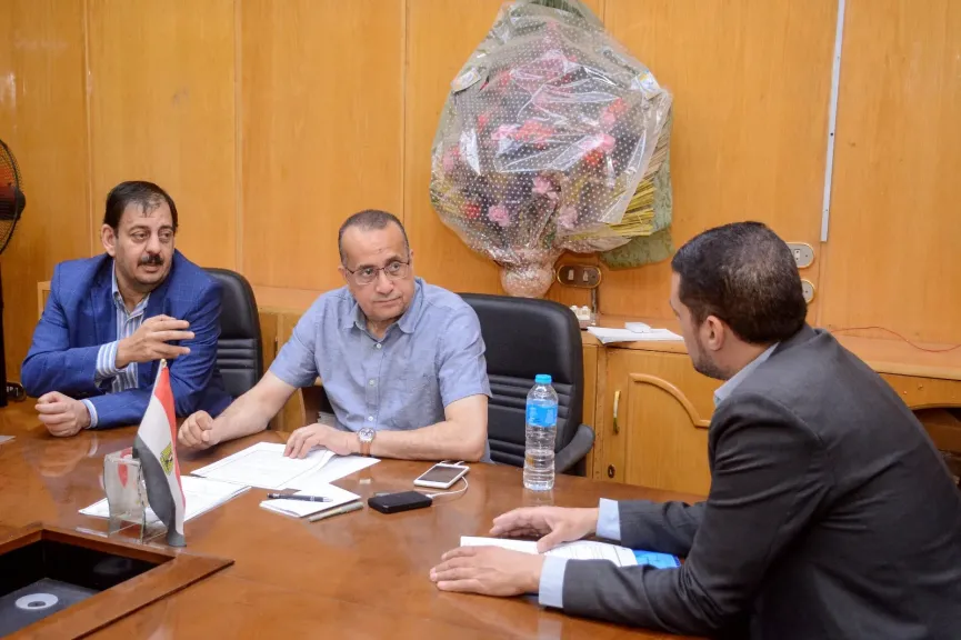 عميد طب أسيوط ورئيس مجلس إدارة المستشفيات الجامعية يبحث سبل التعاون