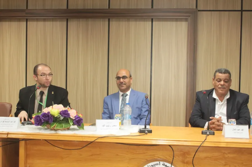 الحقوق بجامعة أسيوط تنظم لقاءً تدريبياً لتنفيذ خطة الإخلاء وتعزيز ثقافة السلامة المهنية