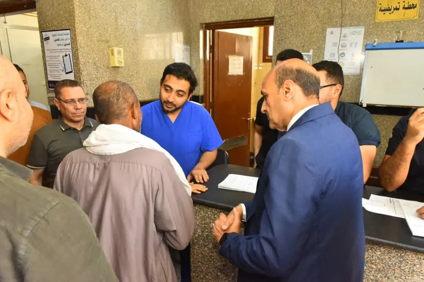 محافظ أسيوط يفاجئ مستشفى الإيمان العام بجولة ميدانية ويوجه بتيسير
