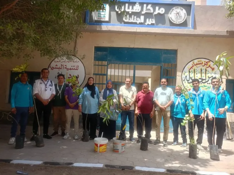 محافظ أسيوط: مبادرة ”بأيدينا نجملها” بدير الجنادلة تجسد روح التطوع والمشاركة