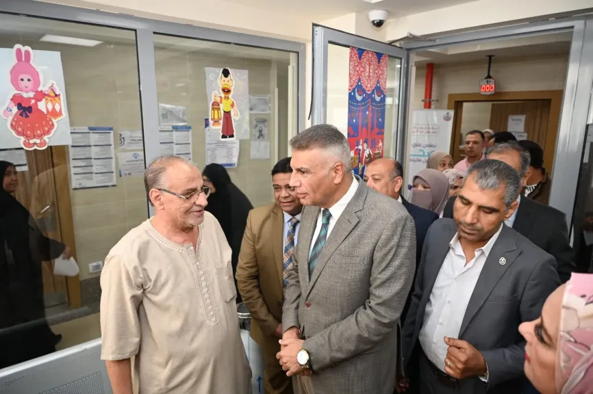 محافظ جنوب سيناء يتفقد مركز طب أسرة المنشية بطور سيناء ويتابع مستوى الخدمات الطبية المقدمة