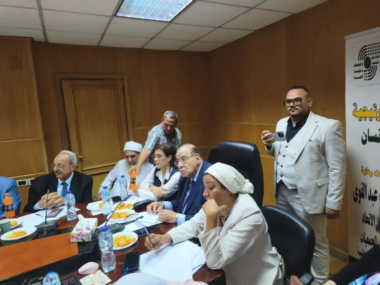 طلعت عبد القوي يطالب بالإسراع في إصدار اللائحة التنفيذية لقانون حقوق المسنين وإطلاق مبادرة وطنية لرعايتهم
