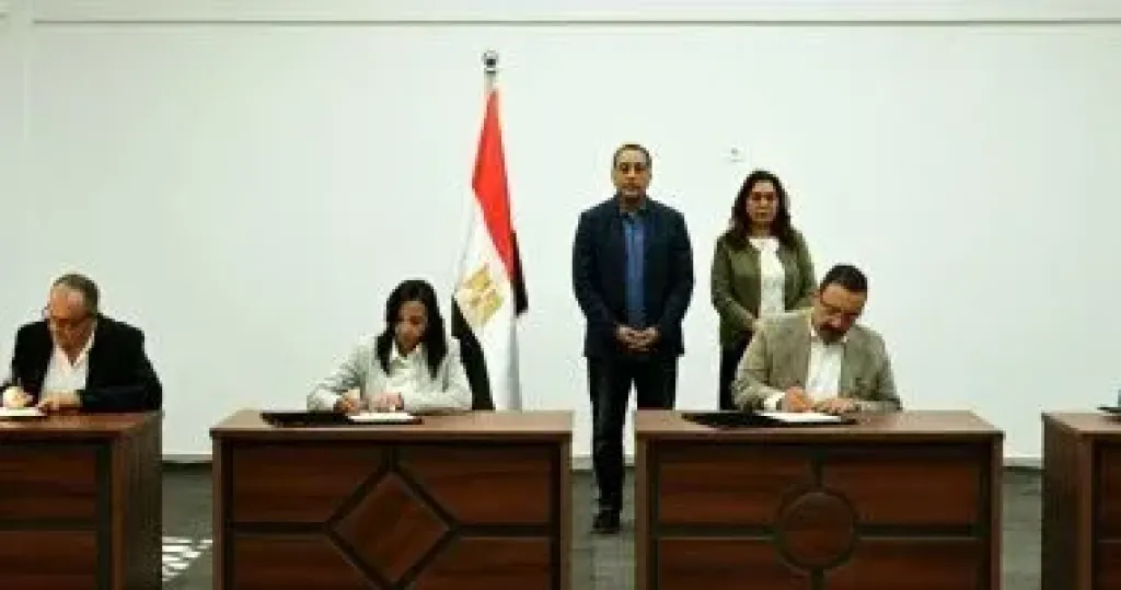 رئيس الوزراء يشهد مراسم توقيع مذكرة تفاهم بشأن مشروع توثيق التراث في رشيد