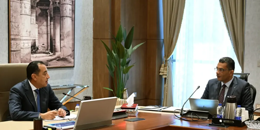 الحكومة تستعرض موقف المشروعات الخدمية والتنموية بالبحر الأحمر .. تفاصيل