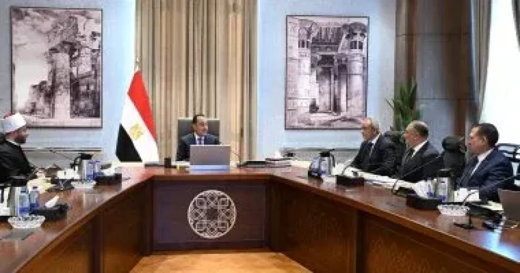 رئيس الوزراء يتابع موقف الأراضي ولاية هيئة الأوقاف على مستوى الجمهورية