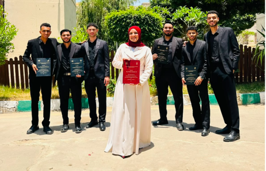 طلاب ”زراعة القاهرة” يطورون نموذجاً محلياً لرفاهية الأبقار يرفع الإنتاجية ويحقق الاستدامة