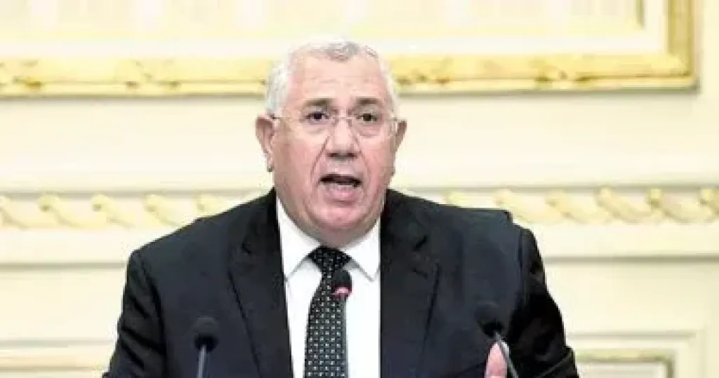 القصير يطالب بزيادة دعم الإنتاج وتعزيز الاستثمارات بالمحافظات