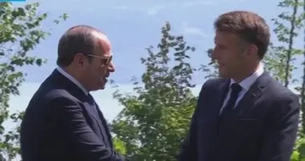 أهلًا ياريس.. ماكرون يحتفى بالرئيس السيسى على انستجرام بأغنية حلوة يابلدى