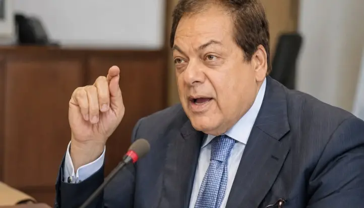 أبو العينين لوزير البترول: تتحدث بلغة المستثمرين وتحقق نتائج ملموسة على الأرض