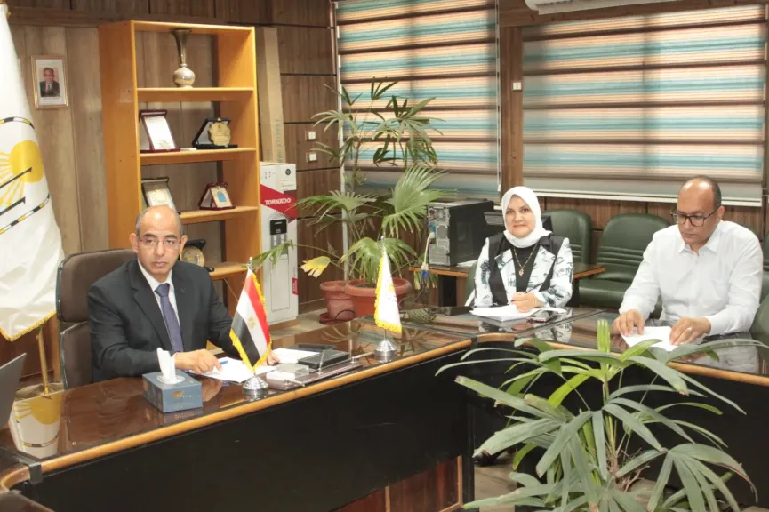 وحدة نقل التكنولوجيا المتكاملة بجامعة أسيوط تناقش تطوير خدمات التدريب