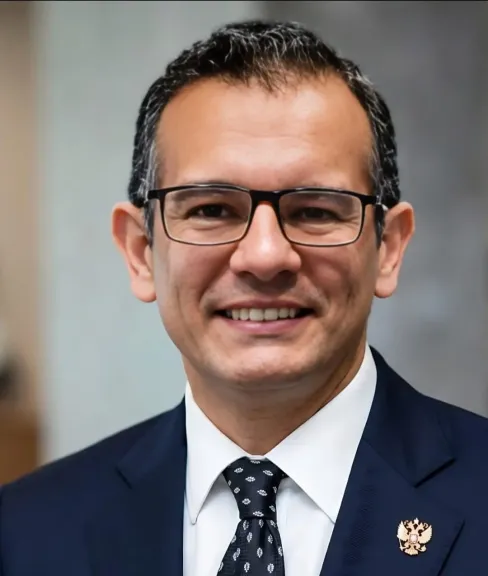 كلية الطب بجامعة أسيوط تعلن عن  انتخاب الأستاذ الدكتور أحمد نصر الدين