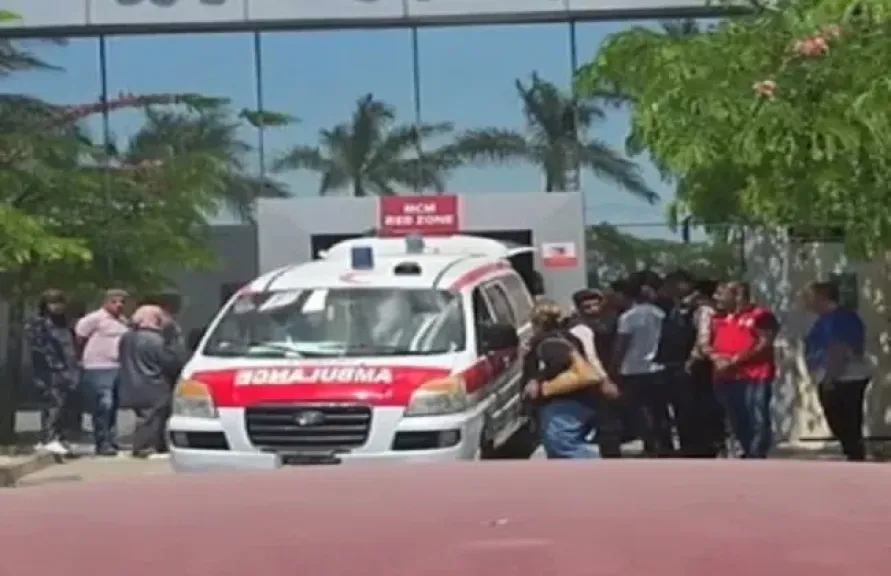 جثمان الفنان محمد مرزبان يغادر مستشفى أبوخليفة إلى مثواه الأخير بالقاهرة الجديدة