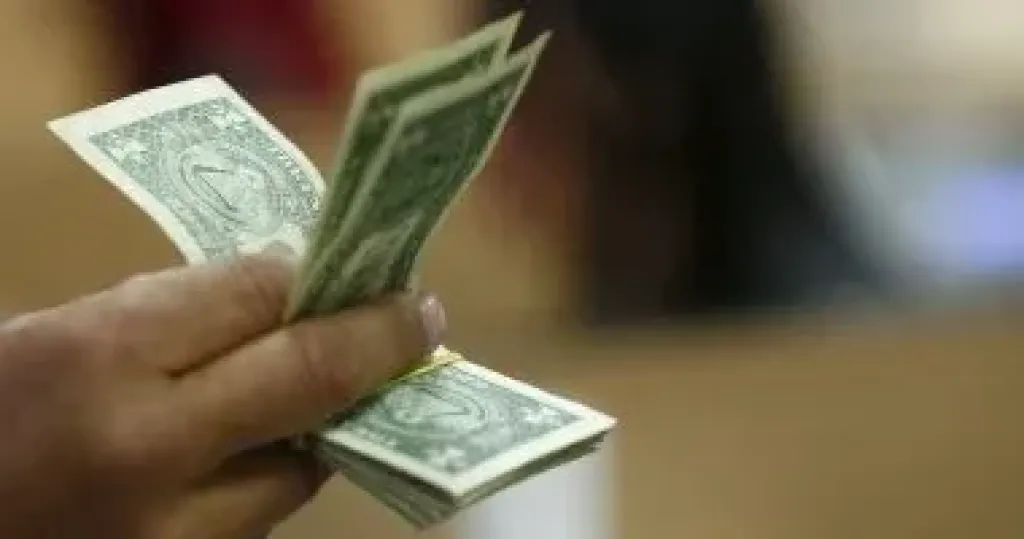 سعر الدولار مقابل الجنيه اليوم الخميس 18-6-2026