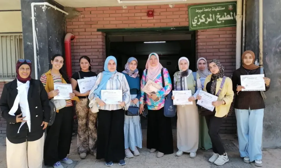 في إطار بروتوكول التعاون بين مستشفيات جامعة أسيوط ونقابة الأطباء..  مستشفى القلب ينظم دورة تدريبية