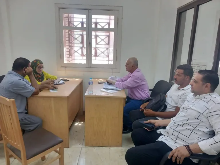 محافظ أسيوط: جولة مفاجئة لمتابعة انتظام العمل بالإدارة الزراعية بأبوتيج