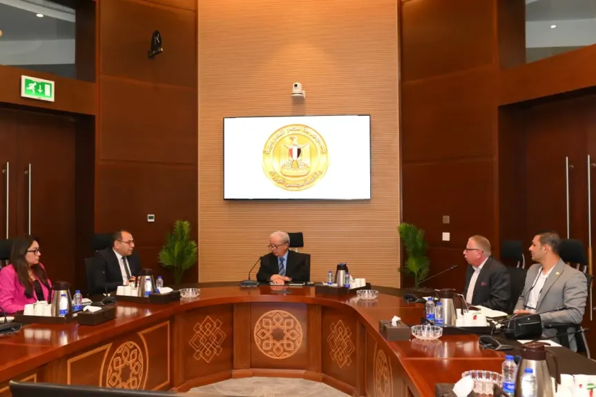 نائب رئيس الوزراء يتابع تنفيذ المشروع القومي لتطوير صناعة الغزل والنسيج