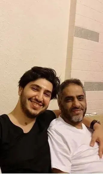 نجل فضل شاكر بعد تدهور حالة والده الصحية: الحرية والعدالة لفضل شاكر