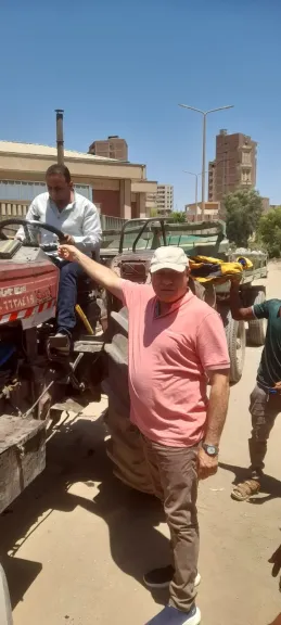 محافظ أسيوط: ضبط جرارين زراعيين أثناء إلقاء مخلفات الهدم بشارع سيد الجديد