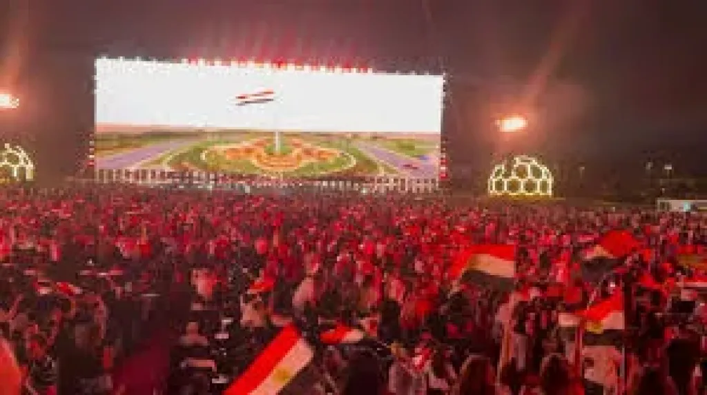 نقل مجانى وحفل غنائى ومباراة مصر.. ماذا ينتظر جمهور الـFan Zone الليلة؟