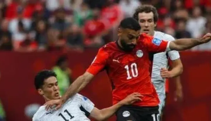 مصر ضد نيوزيلندا .. تسديدة محمد صلاح تمر بجوار القائم الأيمن للحارس
