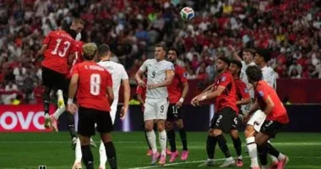 منتخب مصر يكثف هجومه لتسجيل التقدم أمام نيوزيلندا بعد 60 دقيقة