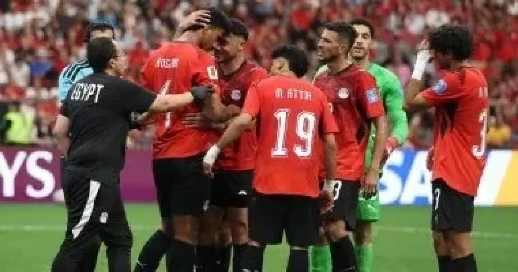 سفير الإمارات يهنئ مصر بالفوز فى المونديال: أداء رائع وعكس عزيمة الفراعنة