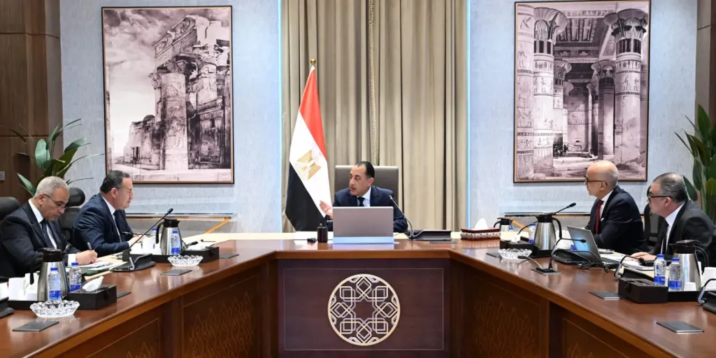 رئيس الوزراء يستعرض مع وزير التعليم العالي الموقف التنفيذي لمشروع المدينة الطبية