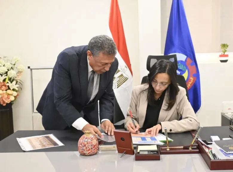 محافظ البحيرة تعتمد نتيجة امتحانات الفصل الدراسي الثاني للشهادة الإعدادية بنسبة نجاح ٧٢.٠٩%