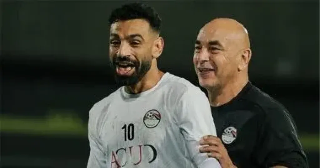 محمد صلاح ولاعبو منتخب مصر يتدربون على أغنية «هنا مصرgt;