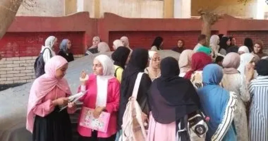بدء امتحان مادة اللغة الأجنبية الثانية لطلاب الثانوية العامة بمحافظة الجيزة