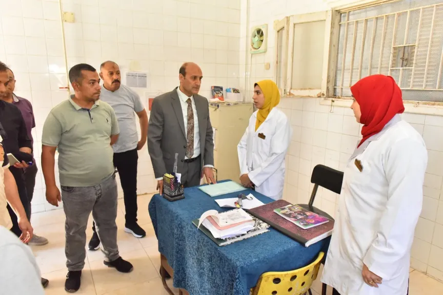 محافظ أسيوط يفاجئ وحدة طب الأسرة بقرية ريفا للاطمئنان على الخدمات الطبية