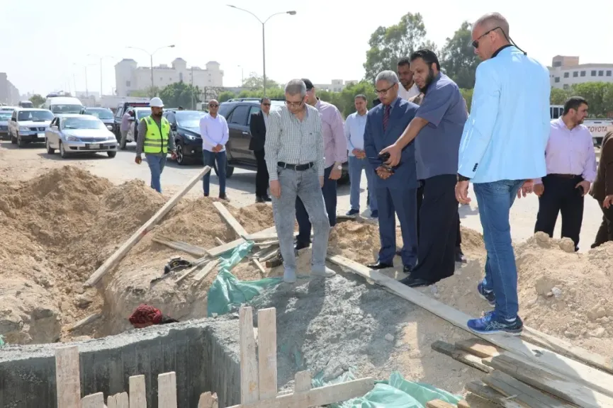 محافظ بني سويف يتابع نتائج إجراءات دعم مياه الشرب بالحمرايا | صور