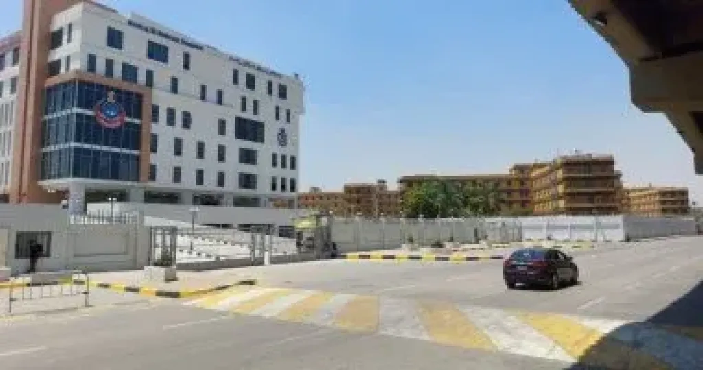 رفع كفاءة محيط مستشفى بولاق الدكرور لتحسين المظهر الحضارى