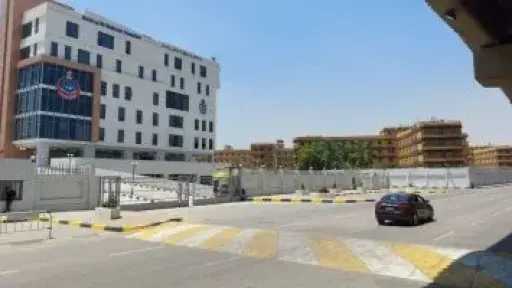 رفع كفاءة محيط مستشفى بولاق الدكرور لتحسين المظهر الحضارى