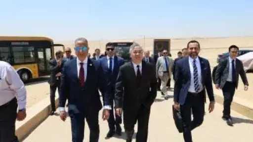 محافظ الجيزة يصطحب وفد مدينة نانجينج الصينية والسفير الصينى فى جولة بالأهرامات