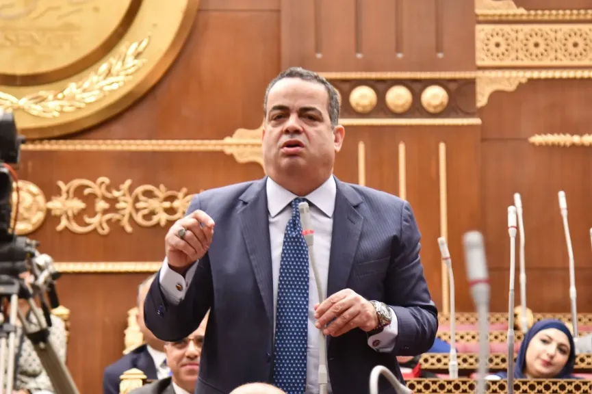 عصام هلال: دراسة الأثر التشريعي لقانون الشركات تدعم خطط التنمية الاقتصادية