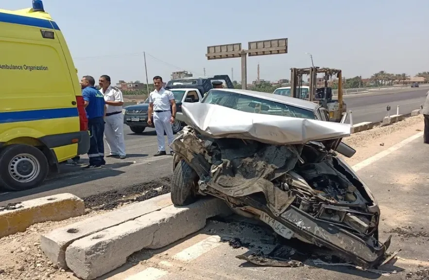 مصرع مهندس شاب إثر حادث اصطدام سيارتين على الطريق الساحلى بالضبعة