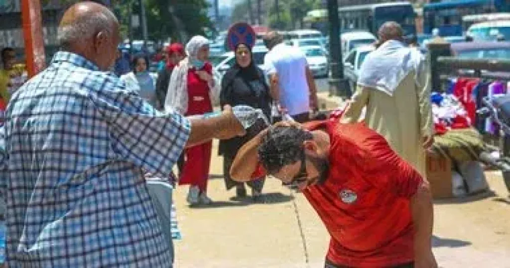 المحسوسة 37 درجة.. الأرصاد تحذر من ظواهر تتسبب فى الاحساس بالحر الشديد