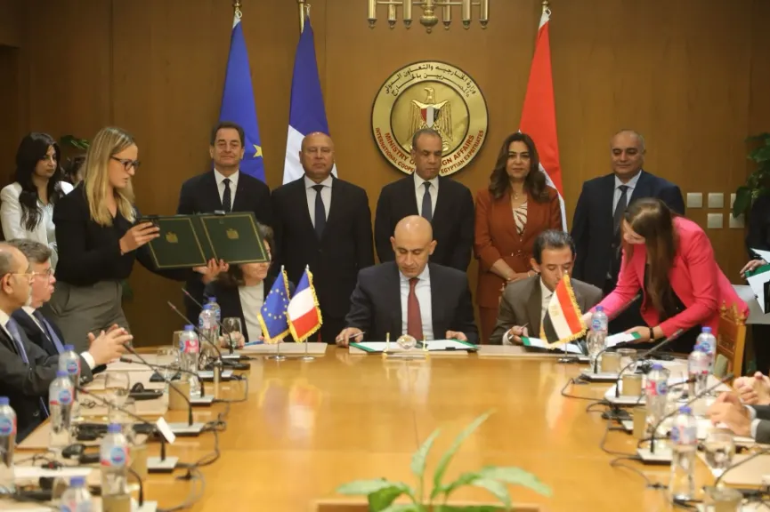 وزير النقل يوقع اتفاقيتين لإنشاء مدرستين للتكنولوجيا التطبيقية بحضور 3 وزراء
