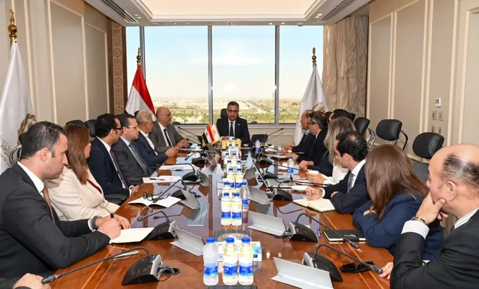 وزير التموين يبحث مع جهاز تنمية المشروعات وكازيون دعم مشروع «كاري أون»