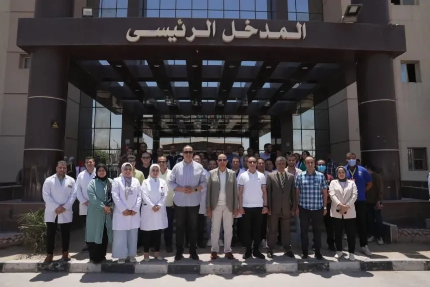 رئيس هيئة الرعاية ومحافظ المنيا يتفقدان مستشفى سمالوط ويعلنان تحويله لمركز تميز للعظام
