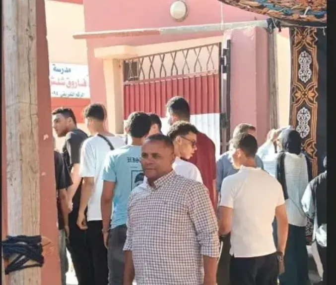 3707 طالبًا وطالبة يؤدون امتحان اللغة العربية بكوم حمادة