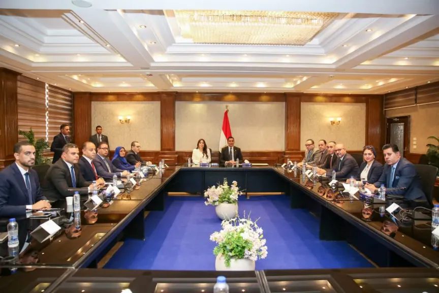 وزيرا الشباب والرياضة والإسكان يبحثان سبل التعاون المشترك في عدد من المشروعات والملفات