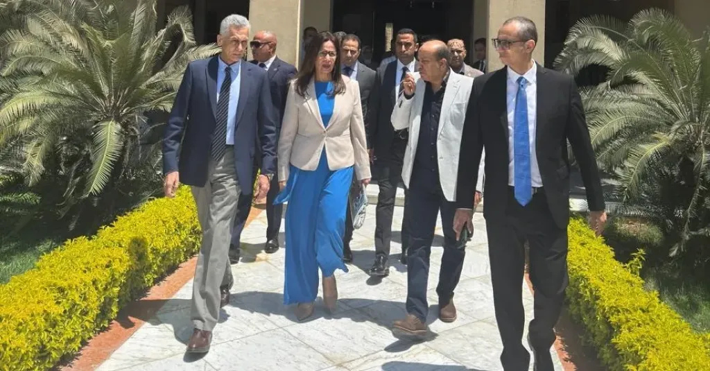 وزيرة الثقافة تعقد اجتماعًا مع رئيس الأوبرا والقيادات الجديدة| صور