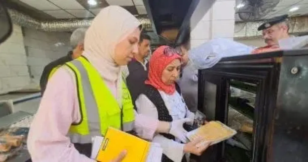 مصادرة 180 حالة إشغال في حملة ليلية بالجيزة وإعدام 18 كيلوجرام لحوم فاسدة