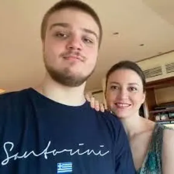 وفاة نجل الفنانة السورية نورا رحال