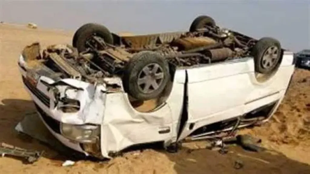 مصرع سيدة وإصابة 3 وإنقاذ 9 إثر انقلاب ميكروباص بترعة الفاروقية فى سوهاج