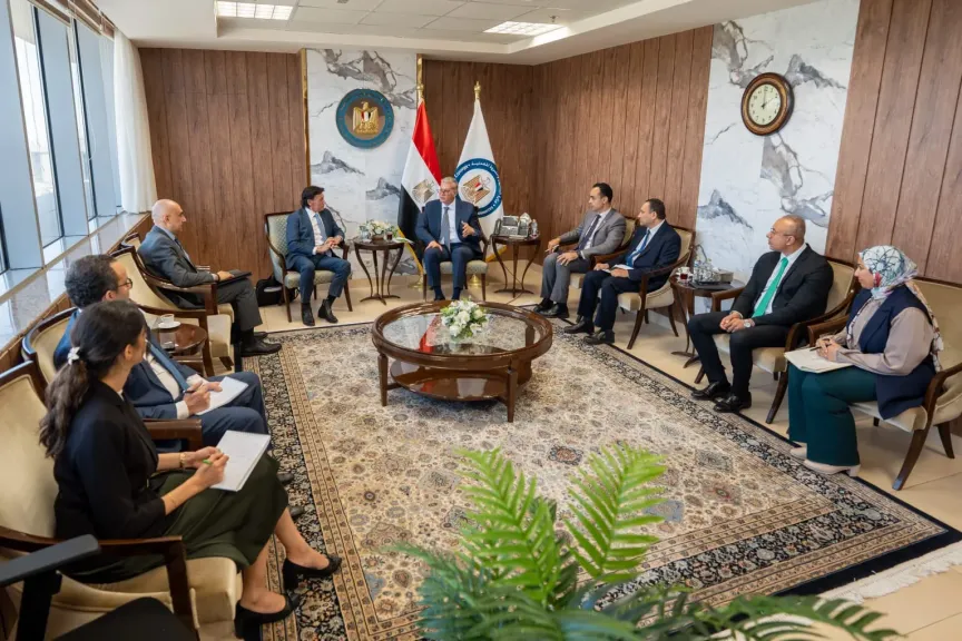 وزير البترول يبحث مع رئيس دانة غاز الإماراتية خطط التوسع في الاستثمارات وزيادة إنتاج الغاز